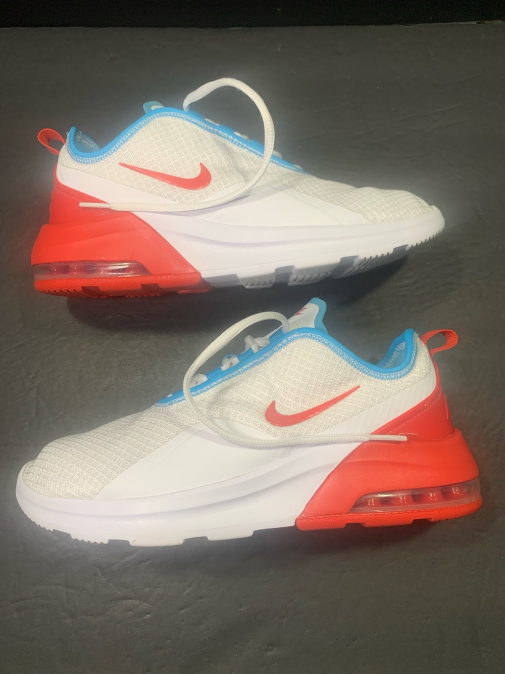 Nike Air Max Motion 2 Women’s White Red Blue Sneakers Shoe Size- 8